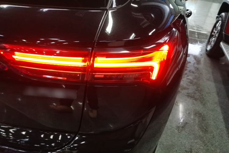 Used Buick Envision 2022 Facelift Encore S 552T Two-Wheel-Drive Luxury Model
