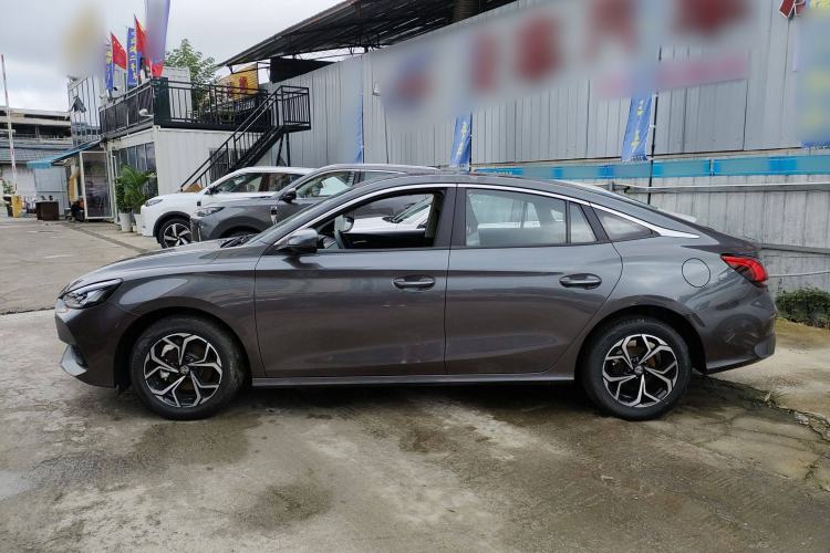 Used MG 5 2023 180 DVVT Manual Fashion Edition
