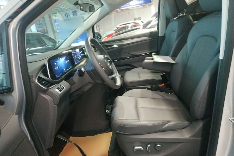 Used Buick GL8 New Energy 2025 Lushang First-Drive Edition 7-Seater
