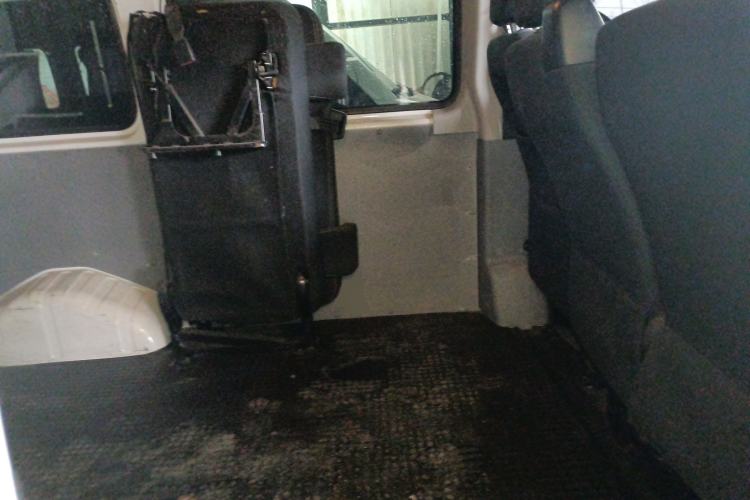 Used SAIC MAXUS Xintu V80 2023 2.0T Manual Classic Aoyuntong Short Wheelbase Ultra-Low Roof 5/6-Seater
