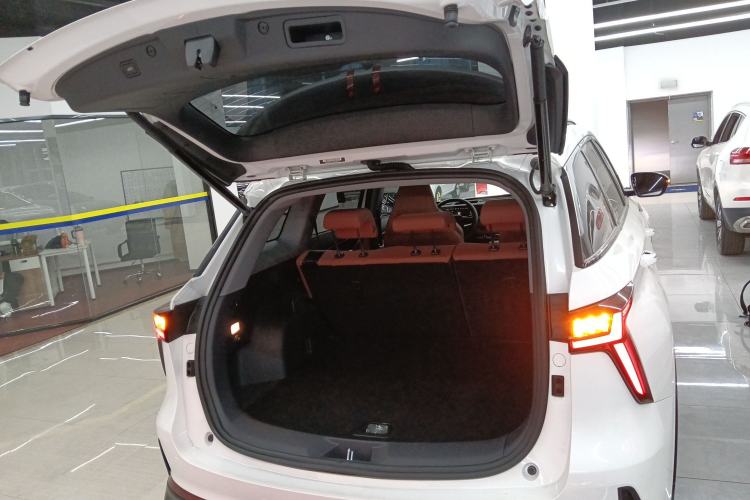 Used Changan CS75 PLUS 2024 3rd Generation Champion Edition 2.0T Intelligent Drive Performance Model
