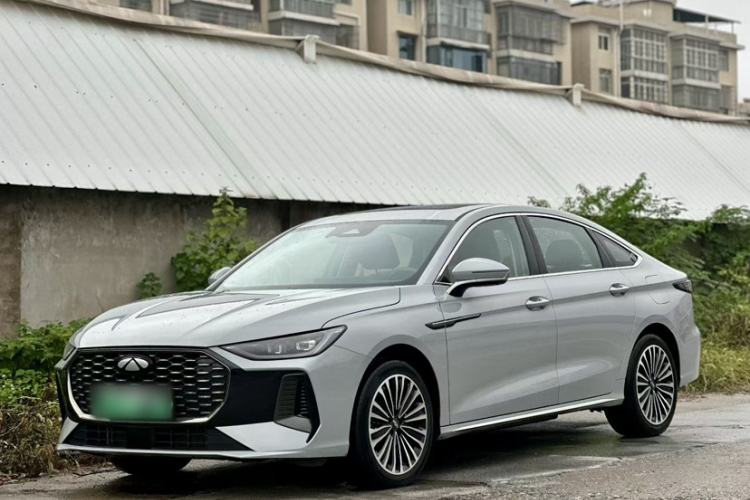 Used Chery Fengyun A8L 2025 1.5 TGDI 145 km Luxury Version