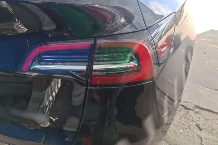 Used Tesla Model Y 2023 Long-Range All-Wheel-Drive Version
