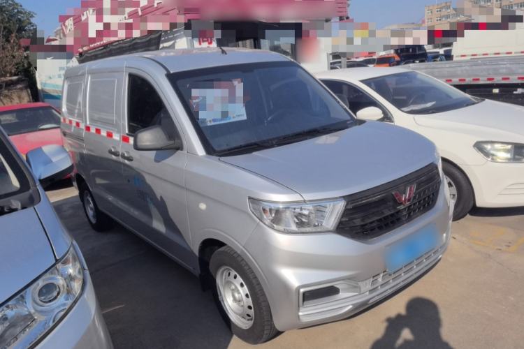 Used Wuling Hongguang V 2022 1.5L Jingqu Edition Enclosed-Window Vehicle with Hydraulic Power Steering LAR

