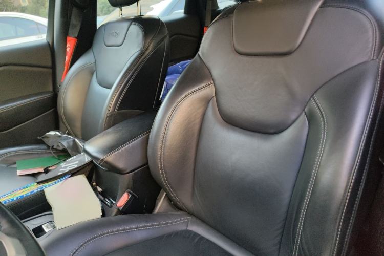 Used  Cherokee 2016 2.0L Superior Edition
