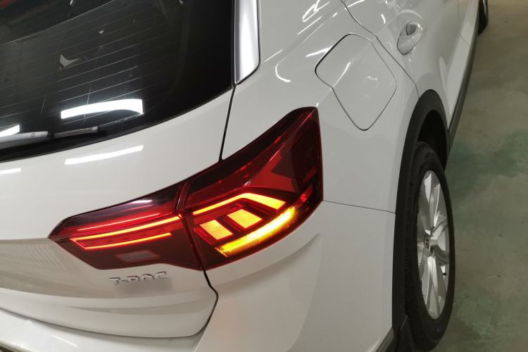 Used Volkswagen T-ROC 2018 280TSI DSG Two-Wheel Drive Advanced Version China V Emission Standard
