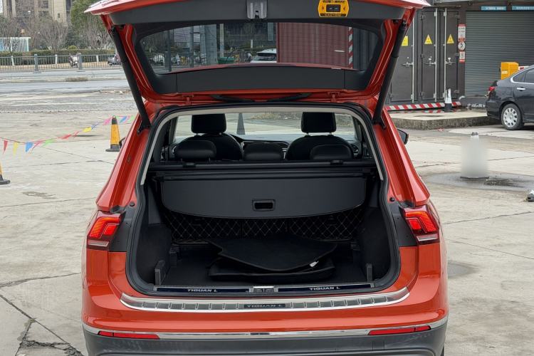 Used Volkswagen Tiguan L 2017 330TSI Automatic Two-Wheel Drive Luxury Edition