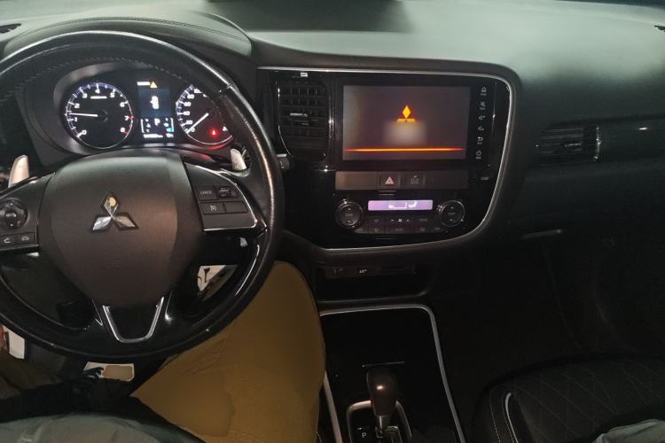 Used Mitsubishi Outlander 2020 2.4L 4x4 Zhi Xiang Edition 5 Seats