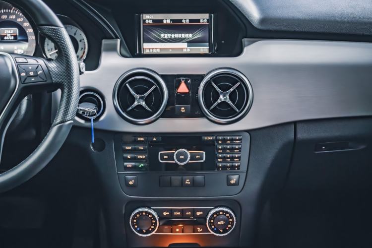 Used Mercedes-Benz GLK-Class 2013 GLK 300 4MATIC Dynamic Sunroof Model
