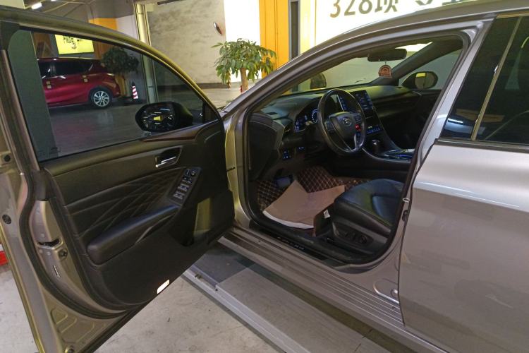 Used Toyota Avalon 2019 2.5L Touring Premium Version China V Standard

