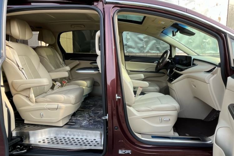 Used Buick GL8 2023 ES Lu Zun Deluxe Model
