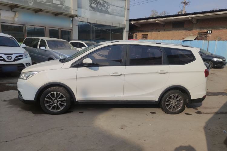 Used Baojun 730 2017 1.5T Manual Fashion Version 7 Seats China V Emission Standard
