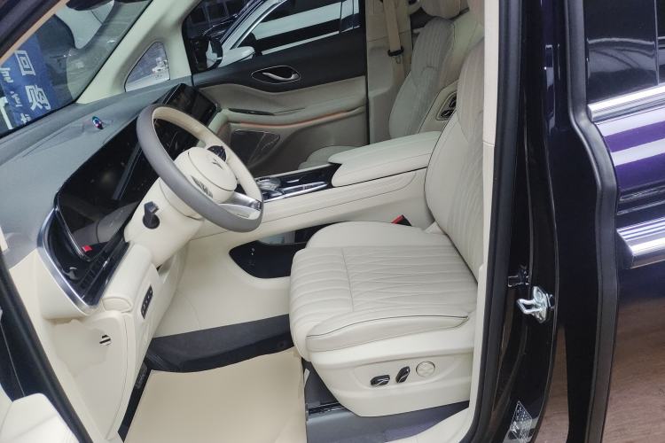 Used VOYAH Dream 2024 PHEV Ultra-Long Range Flagship Edition
