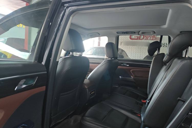 Used GAC Trumpchi GS8 2017 320T Two-Wheel Drive Luxury Smart Connectivity Version (7 Seats)
