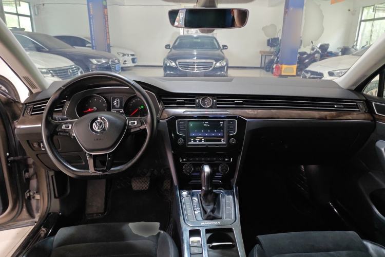 Used Volkswagen Magotan 2017 330TSI DSG Luxury Model