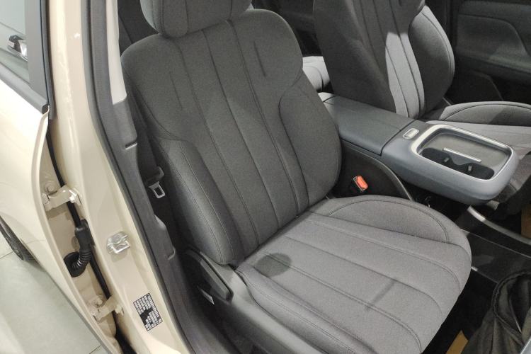 Used AION UT 2025 330 Starlight Edition
