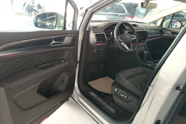 Used Volkswagen Viloran 2020 380TSI Prestige Edition
