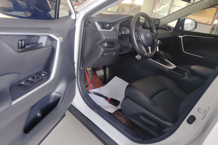 Used Toyota Wildlander 2024 2.0L CVT Two-Wheel Drive Leading Edition