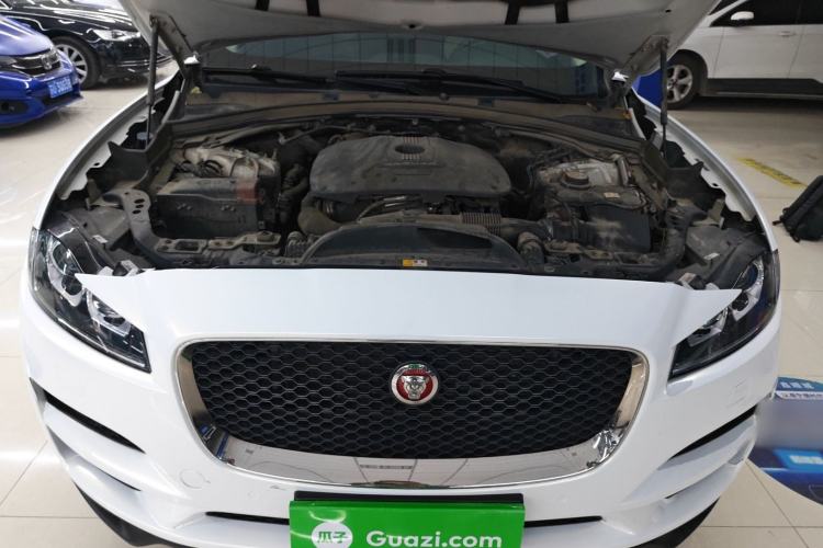 Used Jaguar F-PACE 2016 2.0T Two-Wheel Drive Urban Luxury Edition
