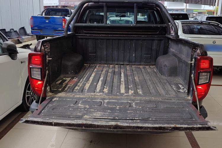 Used JMC Yuhu 3 2018 2.5T Diesel Two-Wheel Drive Advanced Version Standard Wheelbase