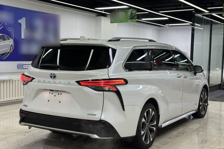 Used Toyota Granvia 2023 2.5L Hybrid Flagship VIP Edition