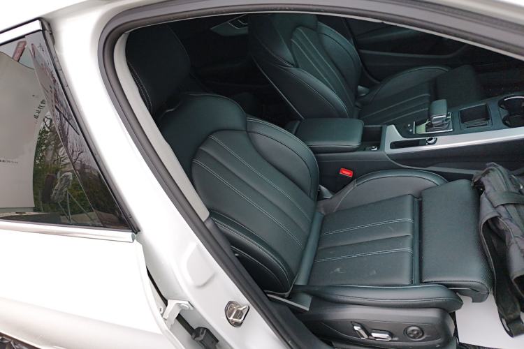 Used Audi A4L 2024 40 TFSI Fashion Dynamic Model