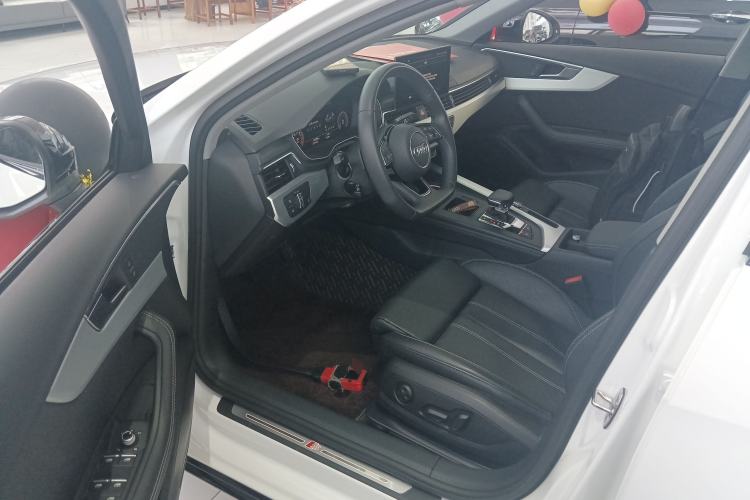 Used Audi A4L 2022 40 TFSI Luxury Dynamic Model
