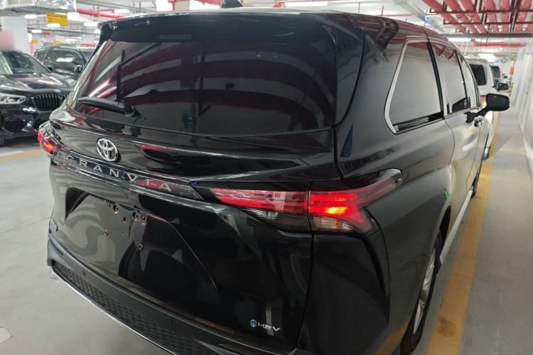 Used Toyota Granvia 2024 2.5L Hybrid Comfort Edition
