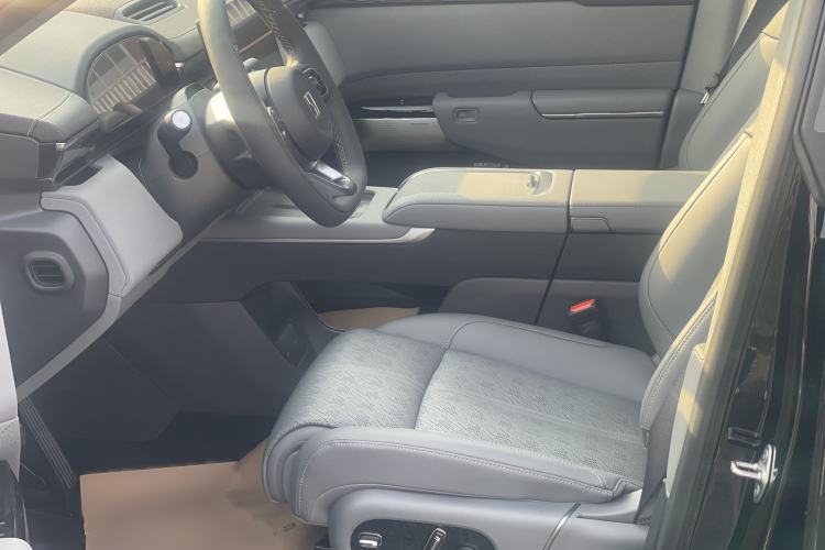 Used Zeekr 7X 2025 100 kWh Long-Range Rear-Wheel Drive with Intelligent Driving Features
