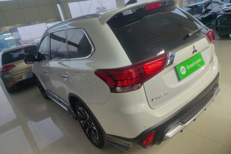Used Mitsubishi Outlander 2020 2.4L 4x4 Zhi Xiang Edition 5 Seats
