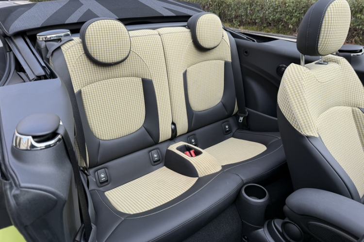 Used  MINI 2023 Second Facelift 2.0T COOPER S CABRIO Artist
