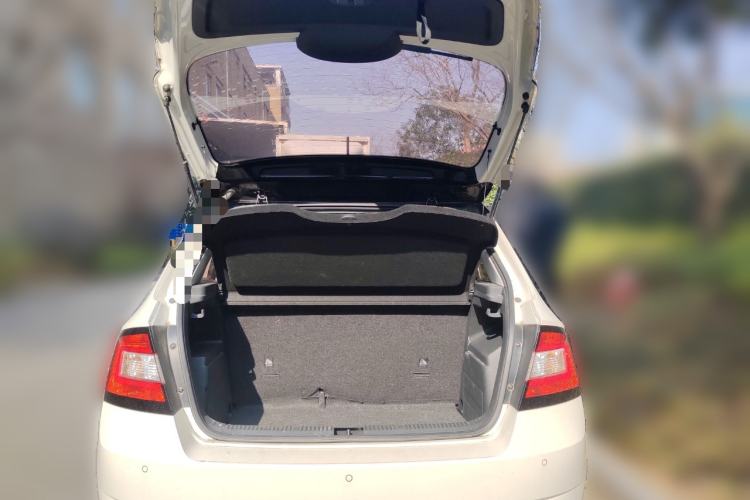 Used Skoda Fabia 2015 1.6L Automatic Chuanxing Edition
