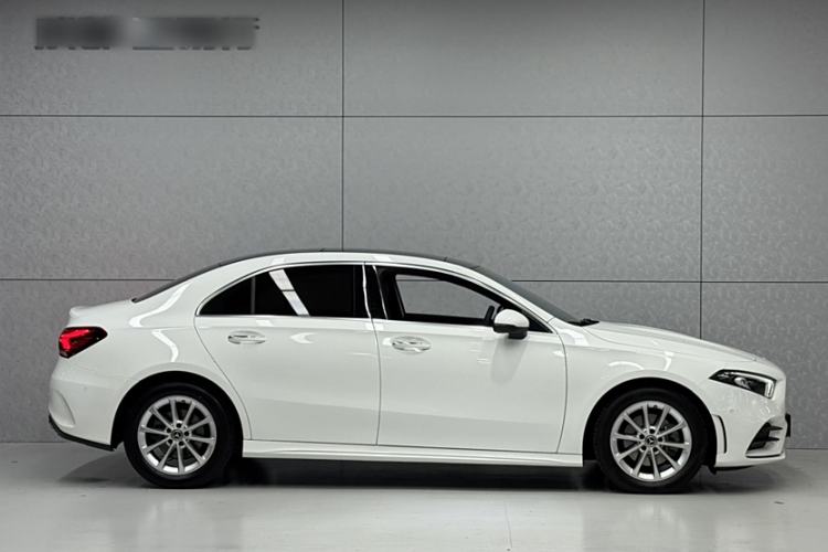 Used Mercedes-Benz A-Class 2022 Restyled A 200 L Sport Sedan Fashion Version
