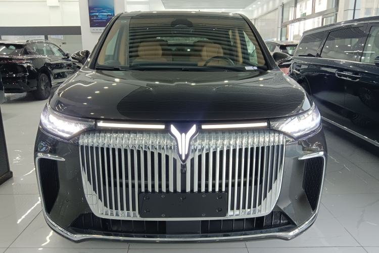 Used VOYAH Dream 2025 PHEV Four-Wheel Drive Prestige Kunpeng Edition
