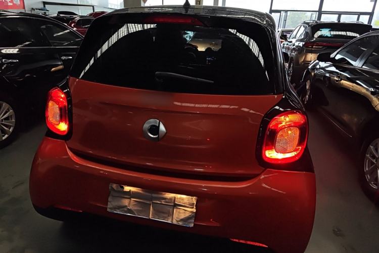 Used  forfour 2016 1.0L 52 kW Passion Edition
