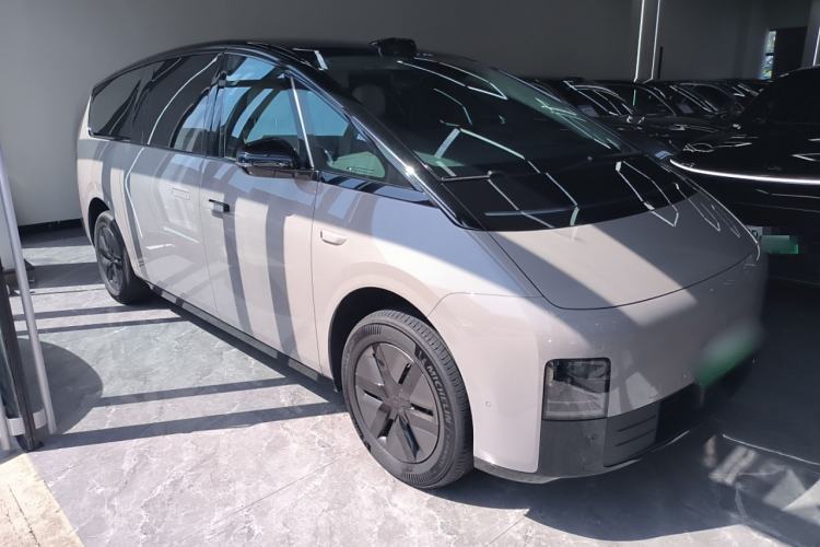 Used Li Auto MEGA 2024 Ultra Model
