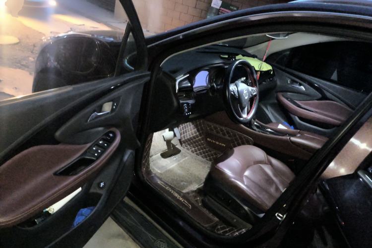 Used Buick Envision 2018 28T Four-Wheel Drive Luxury Model
