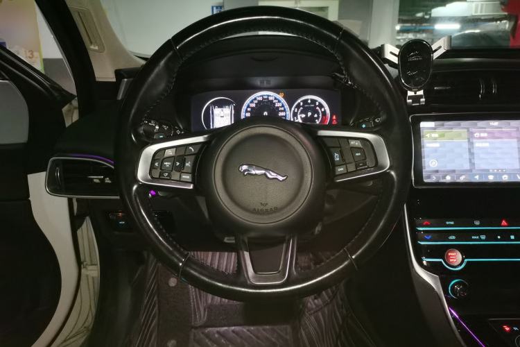 Used Jaguar XEL 2019 2.0T 200 PS Deluxe Edition
