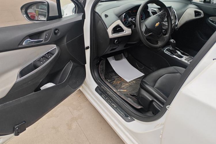 Used Chevrolet Cruze 2017 1.5L Automatic Xuanfeng Edition
