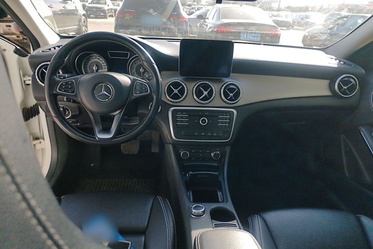 Used Mercedes-Benz GLA 2016 GLA 200 Fashion Model
