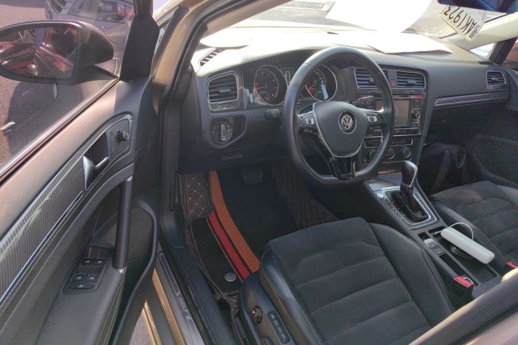 Used Volkswagen Golf 2018 230TSI Automatic Luxury Version