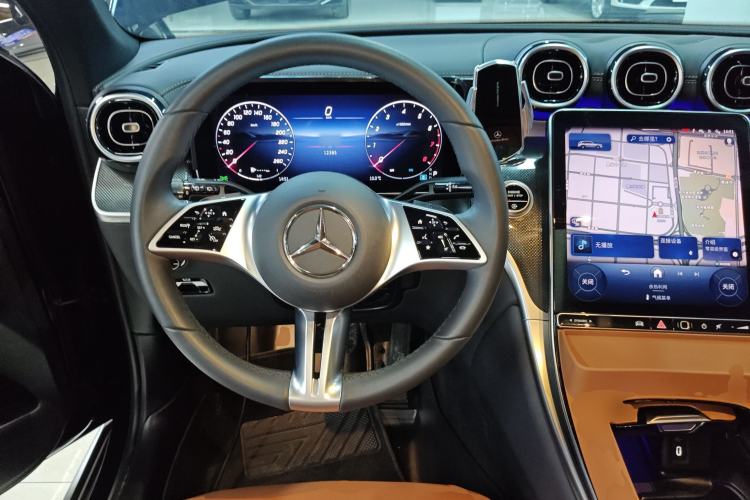 Used Mercedes-Benz GLC 2025 GLC 260 L 4MATIC Dynamic Edition
