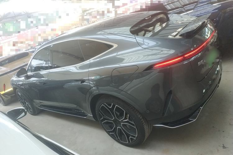 Used  11 2024 730 Luxury Edition with Three Lasers and Rear-Wheel Drive
