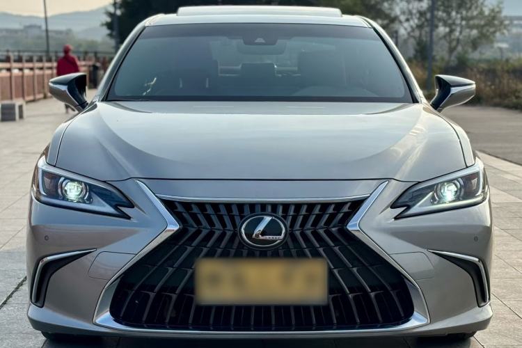 Used Lexus ES 2022 200 Excellence Edition
