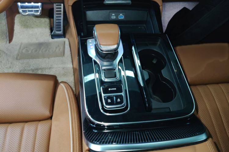 Used Hongqi H9 2024 2.0T Qixiang Private Style Edition