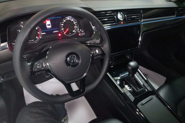 Used Volkswagen Phideon 2019 380TSI Two-Wheel Drive Business Edition China VI Standard
