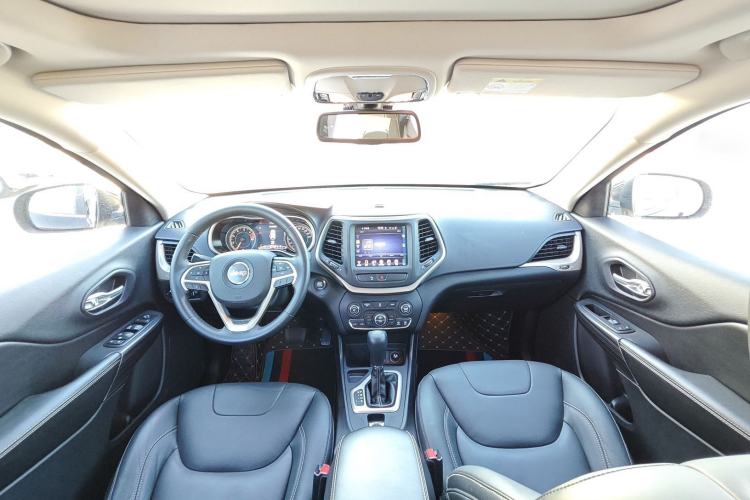 Used Jeep Cherokee 2016 2.0L Superior Edition
