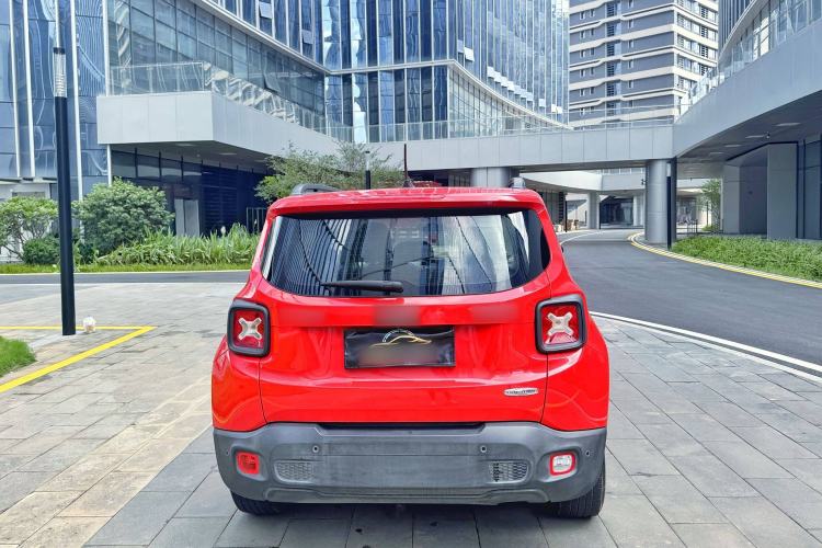 Used  Renegade 2018 Connected Large Screen Version 180T Automatic High-Energy Edition
