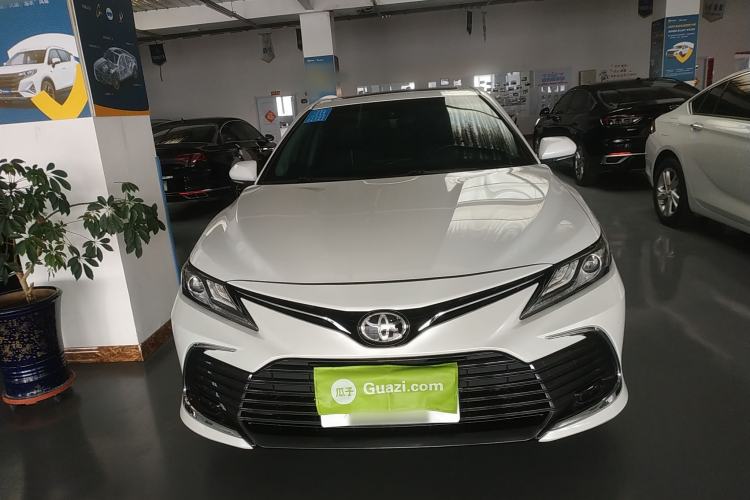 Used Toyota Camry 2021 2.0G Luxury Edition
