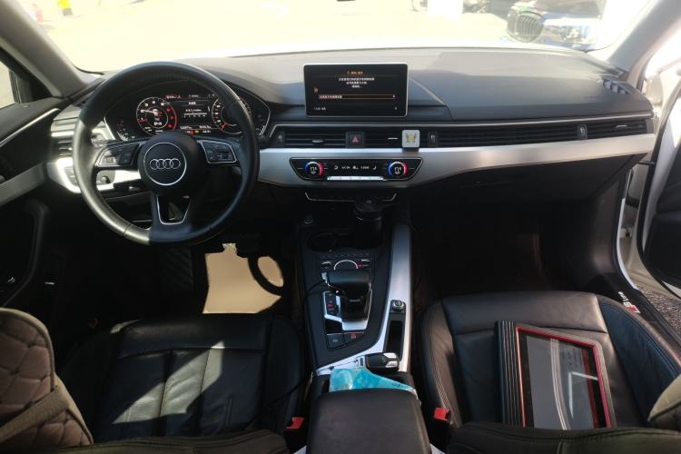 Used Audi A4L 2018 30th Anniversary Edition 40 TFSI Fashion Model
